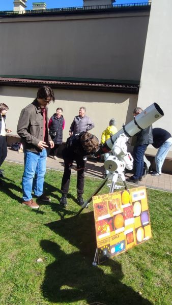 b_800_600_0_00_images_AKTUALNOSCI_smiernicki_2025_03_29_Czesciowe_zacmienie_Slonca_07.jpg